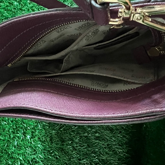 024 Michael Kors Burgundy Crossbody With Lock and Key - Picture 5 of 5